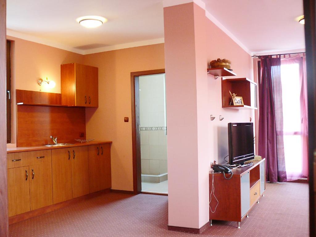 Family Hotel Balkana Gabrovo Room photo